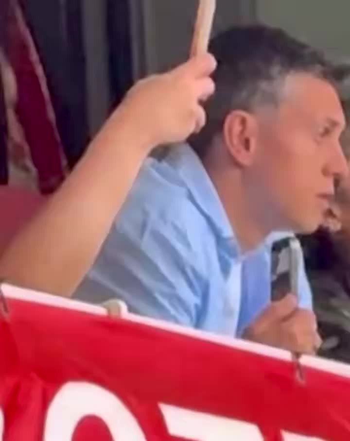 远赴土超不忘老东家!特罗萨德现身酋长球场观战阿森纳vs切尔西