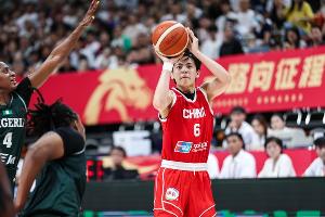 关键两罚全中杀死比赛!媒体人:杨舒予太稳了 她就是大心脏